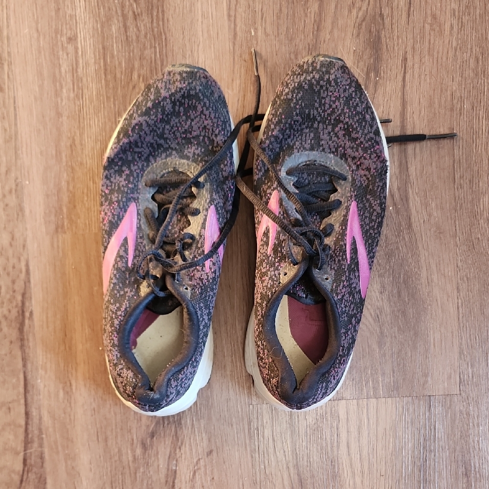 Brooks Anthem 2 Black & Fuchsia Sneakers